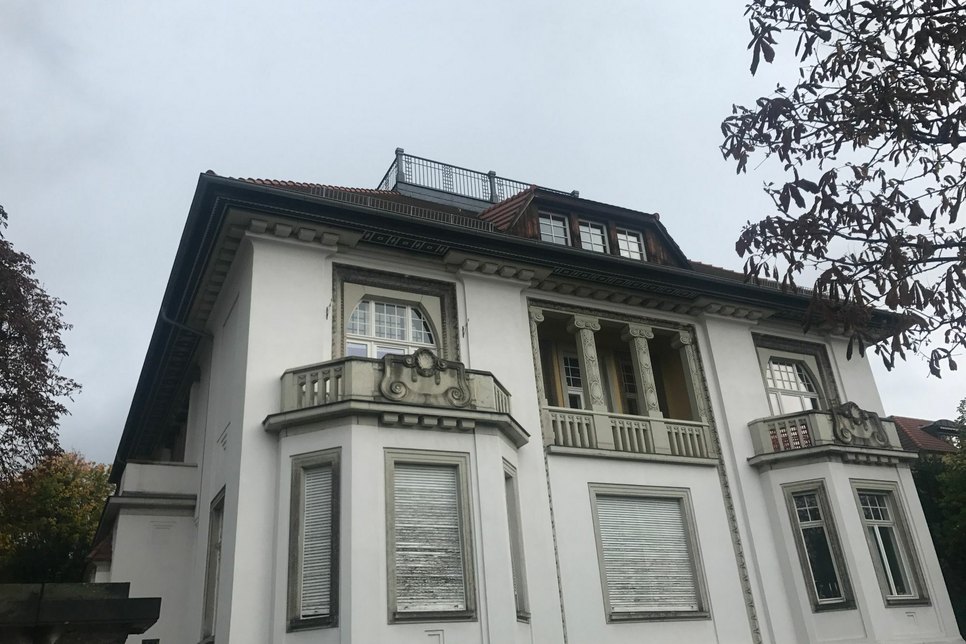 Die besagte Villa auf der Wiener Straße.        Fotos: Schramm