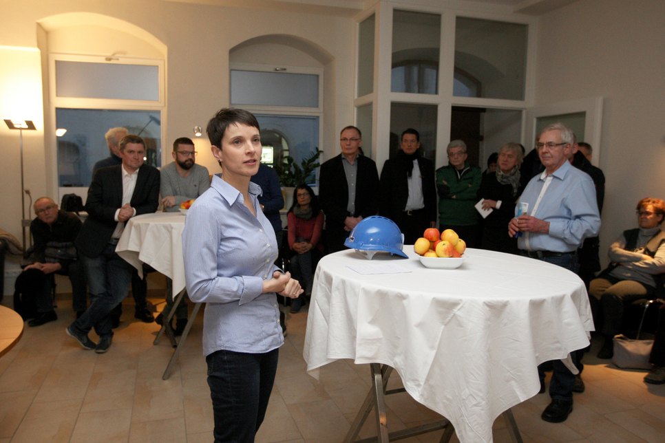 Frauke Petry bei der Eröffnung ihres Wahlkreisbüros in Pirna. Foto: D. Förster
