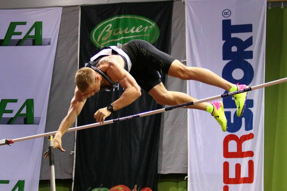 Piotr Lisek stellte mit 5,92m einen neuen Meetingrekord auf und löste damit Publikumsliebling Björn Otto ab. Foto: PR