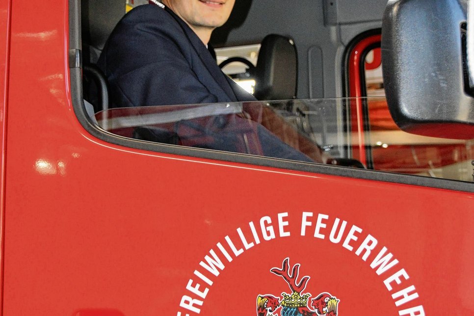 Jens Melchrick, Chef der Forster Feuerwehr, freut sich auf Samstag und viele neugierige Besucher. Foto: jho