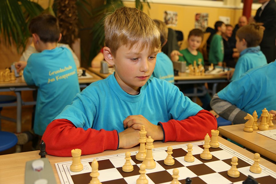 In Niesky traten knapp 100 Schüler in 20 Teams aus 15 Schulen gegeneinander an. Foto: www.zweihelden.de