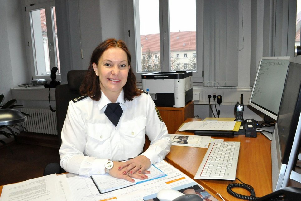 Polizeihauptkommissarin Sandra Geithner ist neue Chefin des Polizeireviers Großenhain.  Foto: FischerPRESS