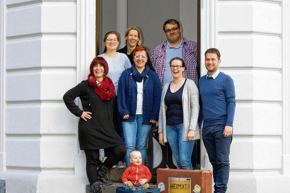 Eine handvoll junger Visionäre, von denen der erste Pop-up-store in Finsterwalde und das Projekt „Comeback Elbe-Elster“ lebt. Jetzt heißt es viel Aufbauarbeit zu stemmen und die Werbetrommel zu rühren. Foto: Privat