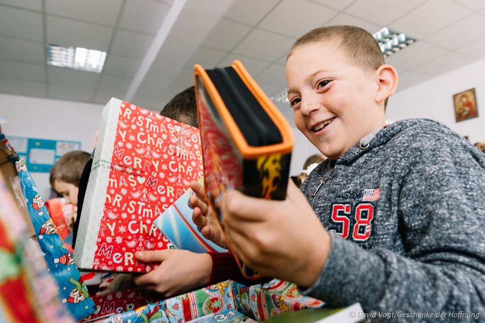 Viele der Geschenke bereiten nicht nur Freude, sondern sind auch von großem Nutzen für die Kinder. Foto: David Vogt