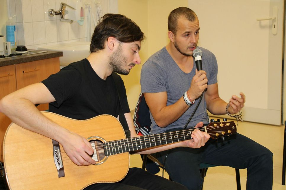 Bereits 2014 gab Alexander Knappe ein spontanes Charity-Konzert in der Kinder- und Jugendklinik des CTK Cottbus. Foto: sts
