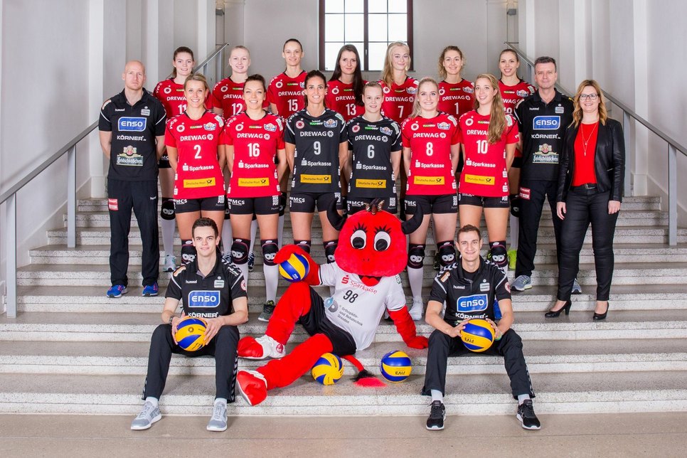 Mannschaftsfoto der Dresdner Volleyball-Damen. Foto: Verein