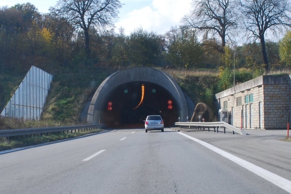 Im Tunnel Königshainer Berge stehen 2023/2024 umfangreiche Sanierungsarbeiten an. Foto: T. Keil
