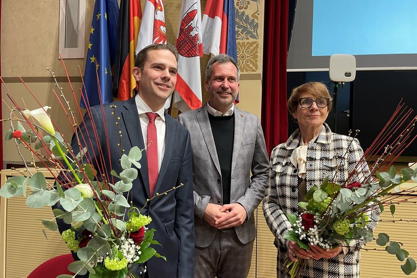Bürgermeisterin Marietta Tzschoppe und Beigeordneter Dr. Markus Niggemann sind von den Cottbuser Stadtverordneten erneut in ihre Ämter gewählt worden.