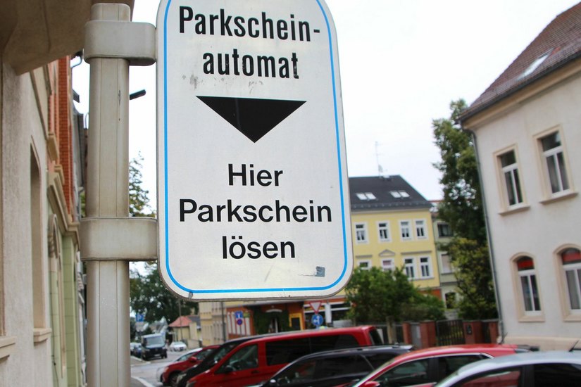 In der nächsten Woche sollen die neuen Parkautomaten in Riesa aufgestellt werden und die aktualisierte  Parkgebührenordnung für jeden Autofahrer auch merkbar in Kraft treten. Foto: Farrar