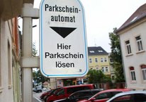 In der nächsten Woche sollen die neuen Parkautomaten in Riesa aufgestellt werden und die aktualisierte  Parkgebührenordnung für jeden Autofahrer auch merkbar in Kraft treten. Foto: Farrar