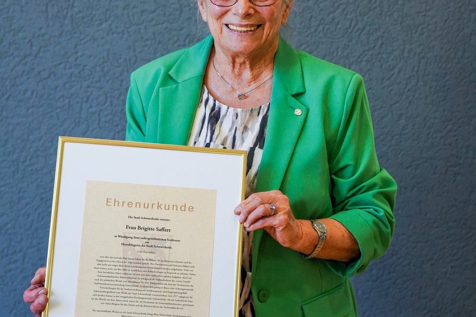 Ehrenbürgerin der Stadt Schwarzheide, Brigitte Saffert. Fotograf: Florian Brose