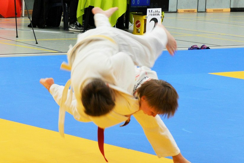 Vincent Reimann (rechts) bei einem Harei-goshi (Hüftfegewurf) in der Gewichtsklasse bis 43kg. Foto: Verein