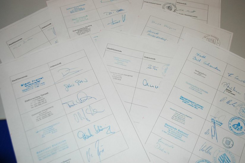 Der Brief trägt die Unterschriften aller Bürgermeister und des Landrates. Foto: Wo