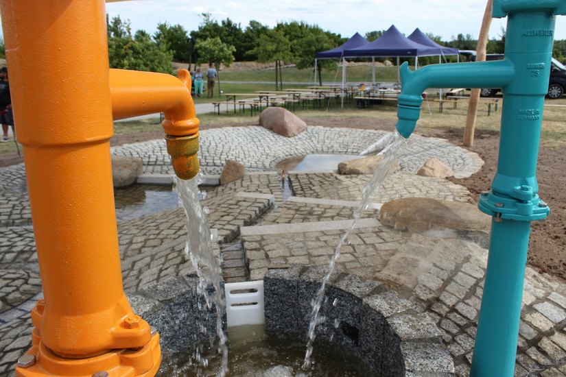 Zwei Pumpen versorgen den neuen Spielplatz im Findlingspark mit Wasser