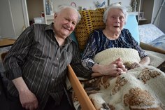 Seit 70 Jahren glücklich verheiratet: Erich und Margot Hollmann aus Neu-Spittwitz.