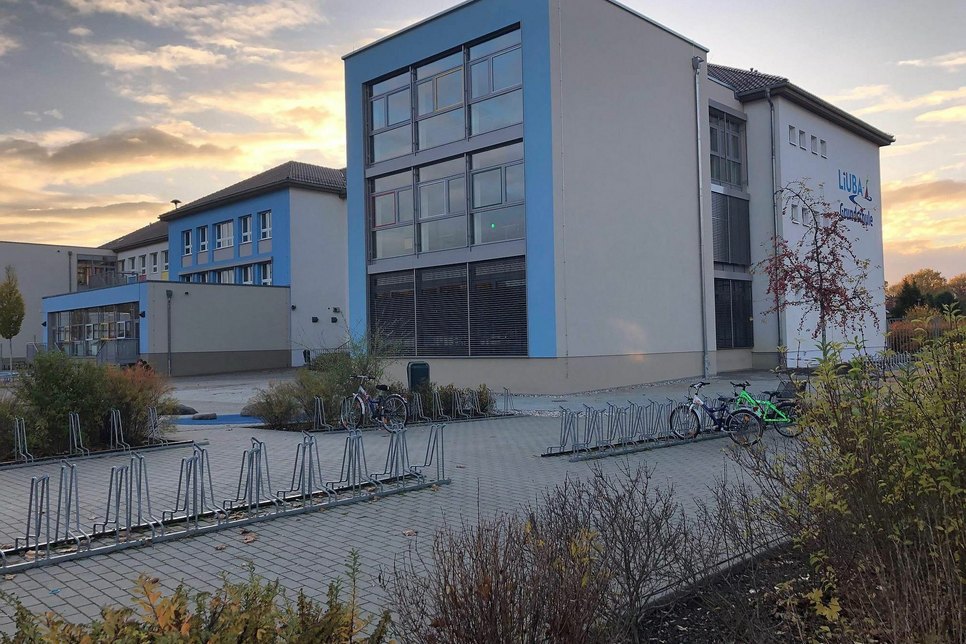 Außenansicht des modernen Anbaus der Liuba-Grundschule. Foto: Stadtverwaltung