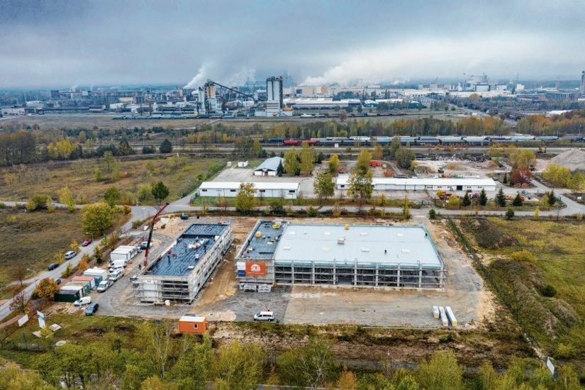Der Bauprozess des Gründer- und Kompetenzzentrum Dock3 im Industriepark Schwarze Pumpe wurde mehrfach von Drohnen begleitet. Foto: Drohnen Expertise