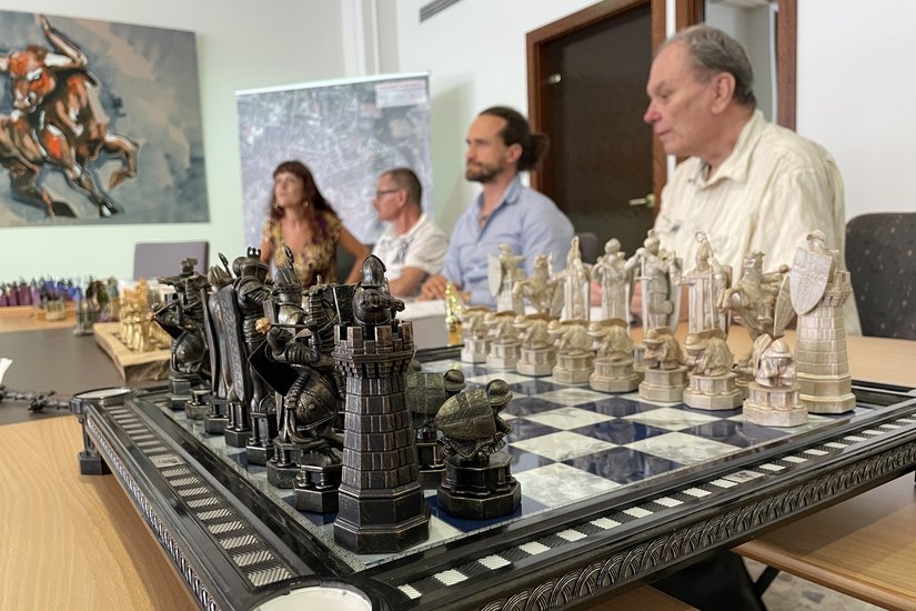 Die »1. Cottbuser Schachmeile« wird gefördert über das Bundesprogramm »Zukunftsfähige Innenstädte und Zentren«.