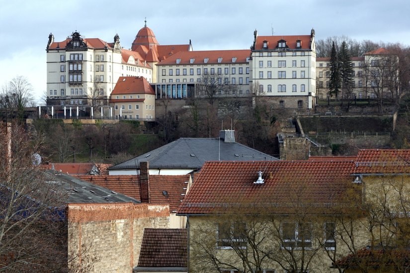 Heute: Schloss Sonnenstein und der Sitz der Landkreisverwaltung.  			   Foto: D. Förster