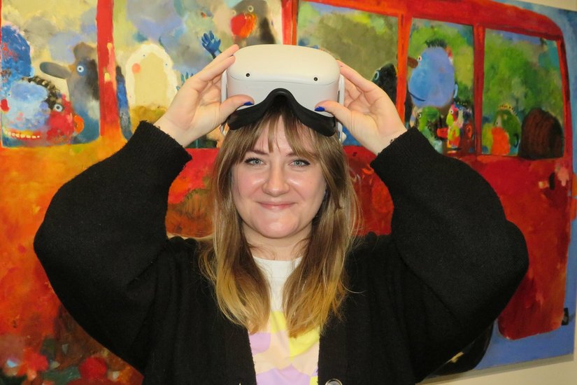 So sieht eine VR-Brille aus. Jessica Udhardt veranstaltet am 15. Februar für Senioren einen Workshop in Trägerschaft des Mediennetzwerkes Lausitz. "Einfach vorbeikommen und Spaß haben", meint die 26-Jährige.