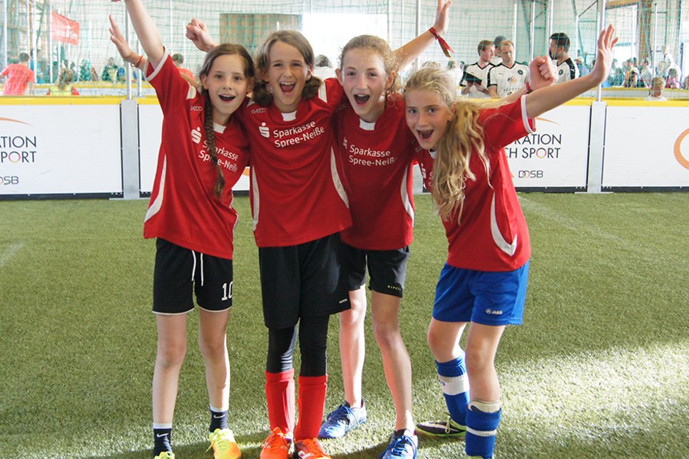 Team „Kästner Kicker Girls“ von der Erich Kästner Grundschule in Cottbus