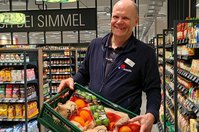 Mit 22 Jahren eröffnete Peter Simmel 1990 seinen ersten Markt in Mittelbach bei Chemnitz. Heute hat der gebürtige Bayer 24 Märkte - 19 davon in Sachsen.