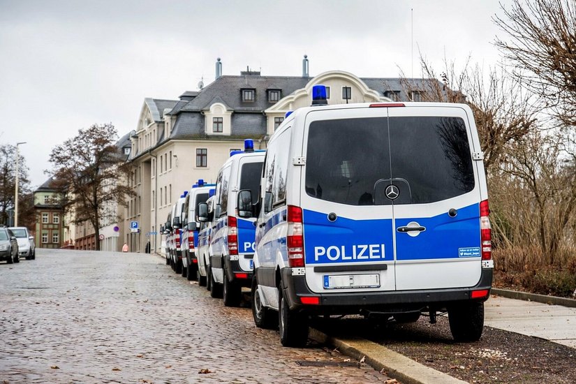 Staatsanwaltschaft Dresden und Polizeidirektion Dresden realisieren umfangreiche Durchsuchungsmaßnahmen in Dresden und Umgebung.