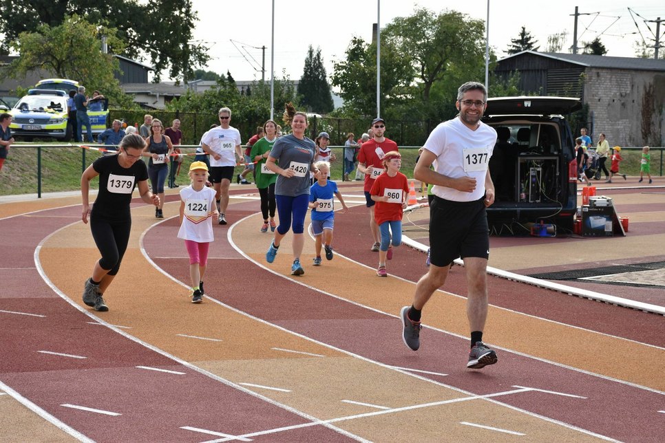 270 Läufer drehten am Sonntag ihre Runden im Lößnitzstadion. Foto: privat