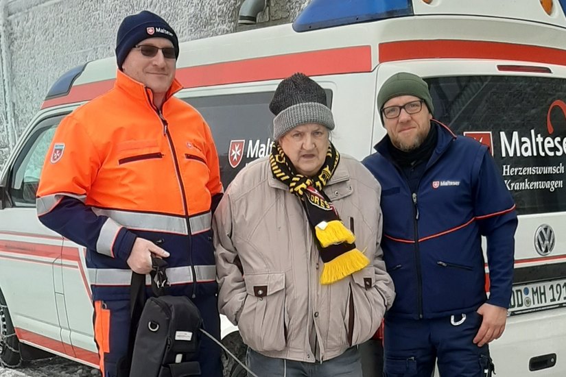 Sebastian Walter und Rigo Marx begleiteten Helfried Krinke bei seiner Herzenswunsch-Tour auf den Brocken. Foto: Malteser Hilfsdienst