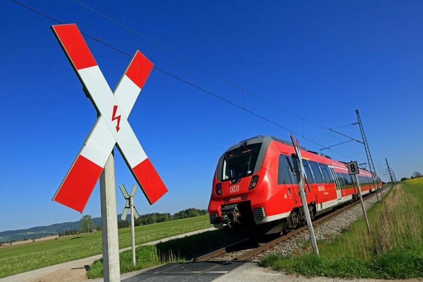 Symbolbild. Eine elektrifizierte Bahnstrecke des Oberlandes könnte die Region weiter voranbringen, findet der Politiker Frank Peschel.