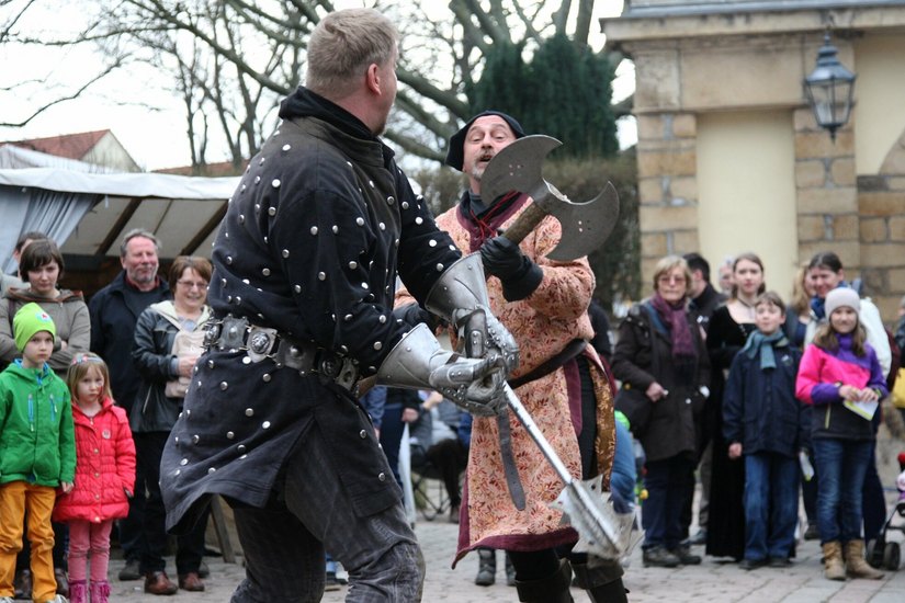 Zu einem echten Mittelalter-Fest gehören natürlich auch Schwertkampf-Vorführungen.