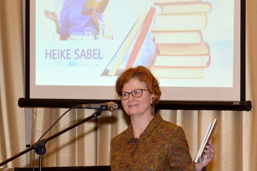 Heike Sabel stellt in Minsk ihr neues Buch vor.