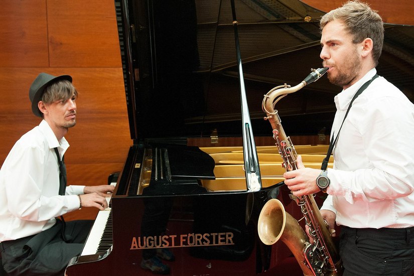 (v.l.n.r.): Philipp Standera (Klavier) und Florian Palowski (Saxophon). Foto: Marlies Kross