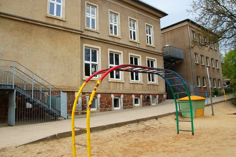 Die Grundschule auf dem Questenberg wird in nächster Zeit ihr Aussehen verändern und mehr Platz bieten. Foto: Farrar