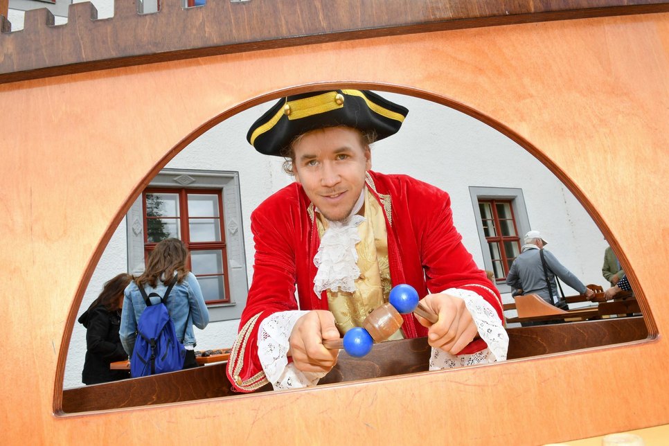 Spielen wie ein barocker Fürst auf Schloss Doberlug heißt es für Kinder und Erwachsene am 25. Oktober beim Aktionstag im Museum Schloss Doberlug. Foto: Veit Rösler