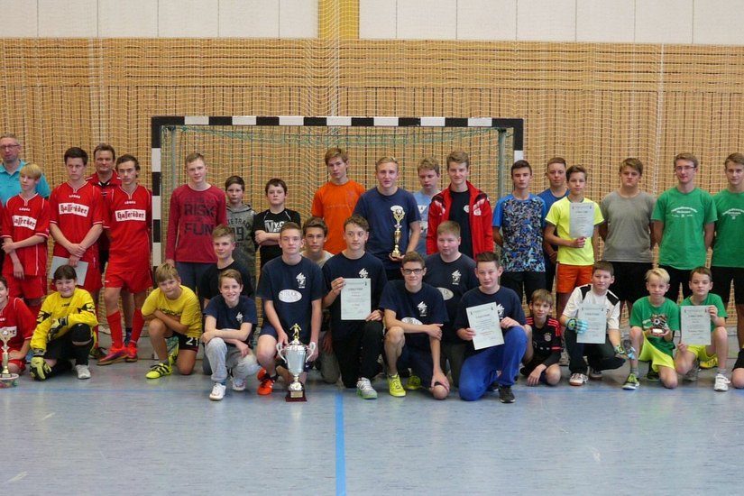 Teilnehmer des Fußballturniers. Foto: Stephan Winkler/Kreisjugendfeuerwehr Spree-Neiße