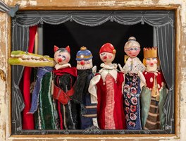 Kasperensemble des Mitteldeutschen Marionettentheatermuseums Bad Liebenwerda, geschaffen vom Dresdner Künstler Tom Böhm. | Foto: LKEE/Franke