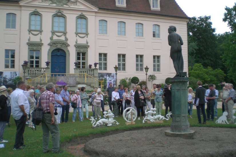 Großes Interesse gab es bei der Vorstellung des Projektes für die Wiederherstellung des Venusbeetes im Juni in Branitz. Foto: Kayser
