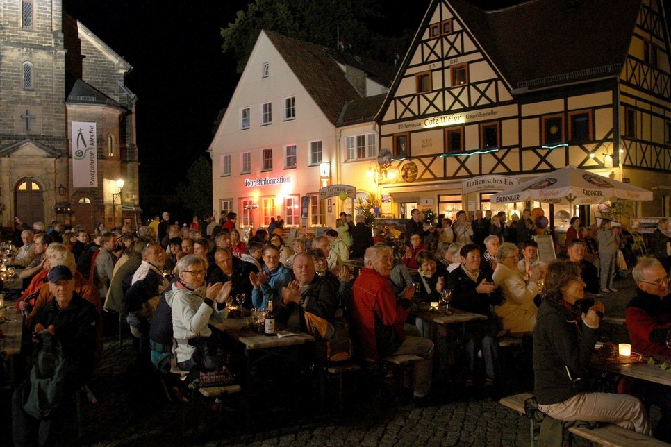 Romantik pur heißt es Samstagabend in Stadt Wehlen zur Nacht der 1000 Lichter. Foto: D. Förster