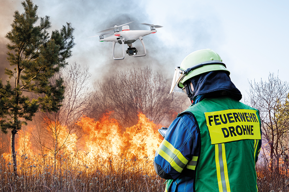 Bei Großschadenslagen wie etwa Waldbränden können Drohnen helfen, einen Überblick über die aktuelle Lage zu geben.