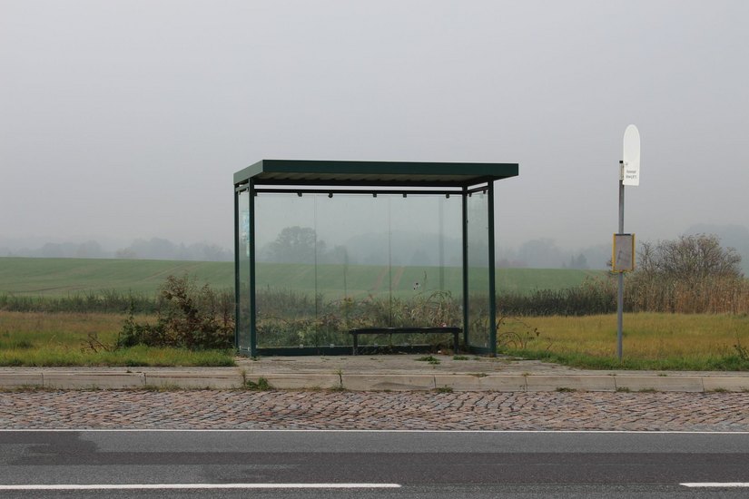 An Bushaltestellen im ländlichem Raum hält nach 18 Uhr kaum noch ein Bus.Foto: T. Keil