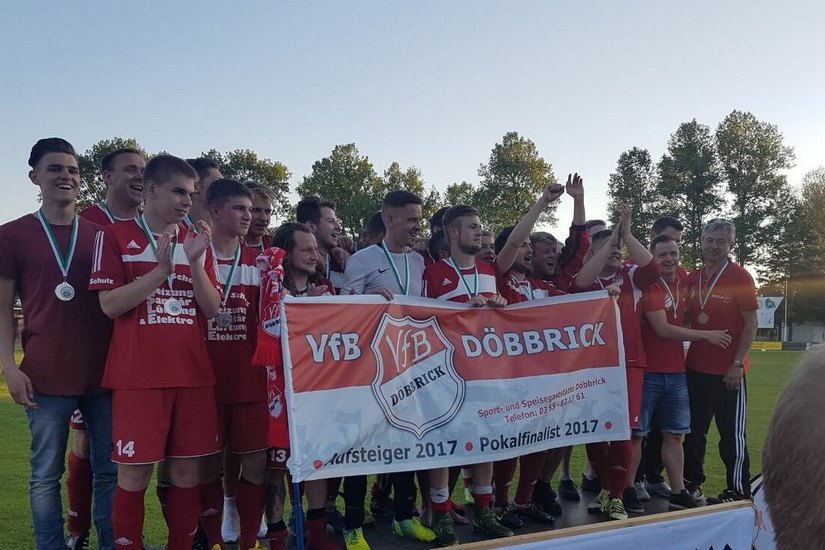 So wie hier über die Pokalfinale im Jahr 2017 möchten die Rot-Weißen aus Döbbrick auch zukünftig wieder jubeln. Der Verein hat in den nächsten Jahren viel vor. Foto: VfB Döbbrick