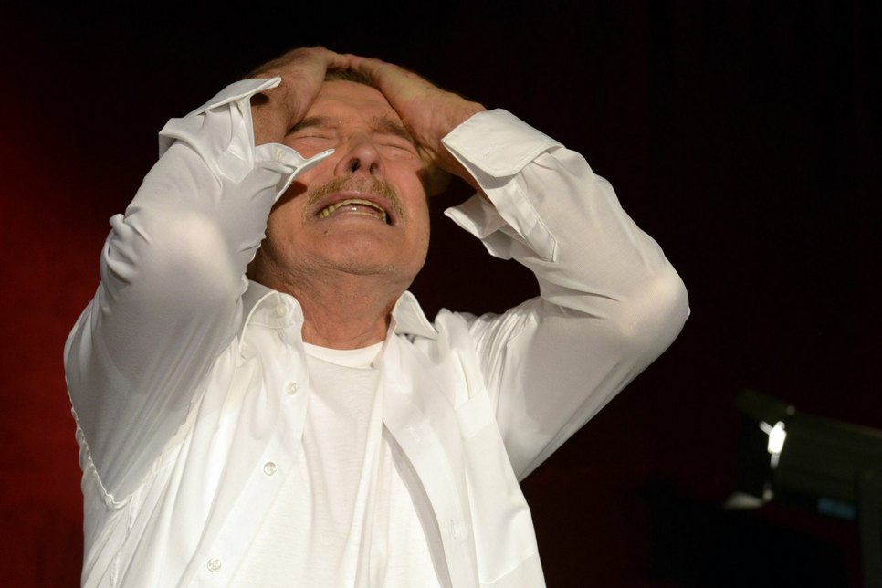 Heinz Klevenow begeistert in einem einstündigen Monolog als Judas Iskariot. Foto: »neue Bühne Senftenberg«