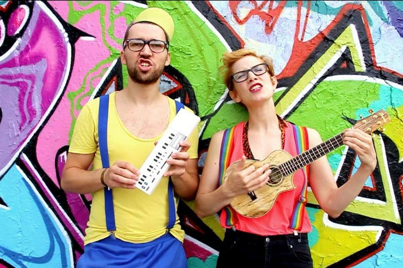 Das Berliner Comedy-Duo Sticky Biscuits sorgt für die musikalische Begleitung. Foto: PR