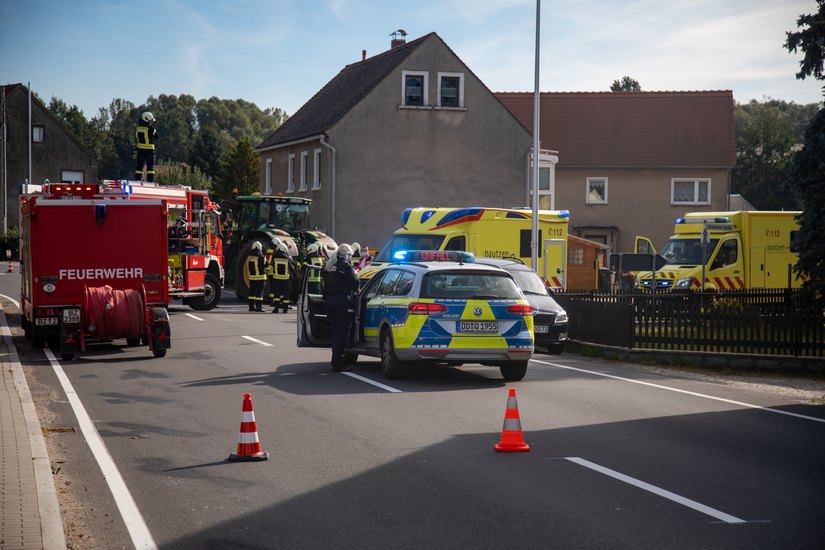 In Putzkau kam es auf der B98 und dem Abzweig nach Oberottendorf zu einem Verkehrsunfall mit einer schwer verletzten Person. Foto: Rocci Klein