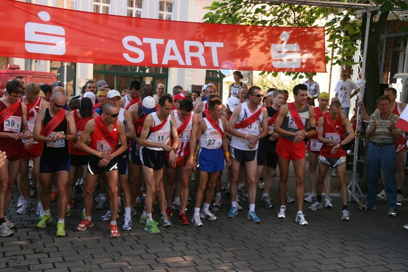 Start zum 15. Staffellauf vor dem Cottbuser Rathaus. Foto: privat