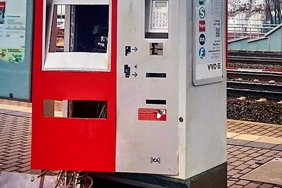 Sachsenweit wurden im letzten Jahr mehr Fahrkartenautomaten gesprengt. In Heidenau knallte es öfter. Repo: M. Förster