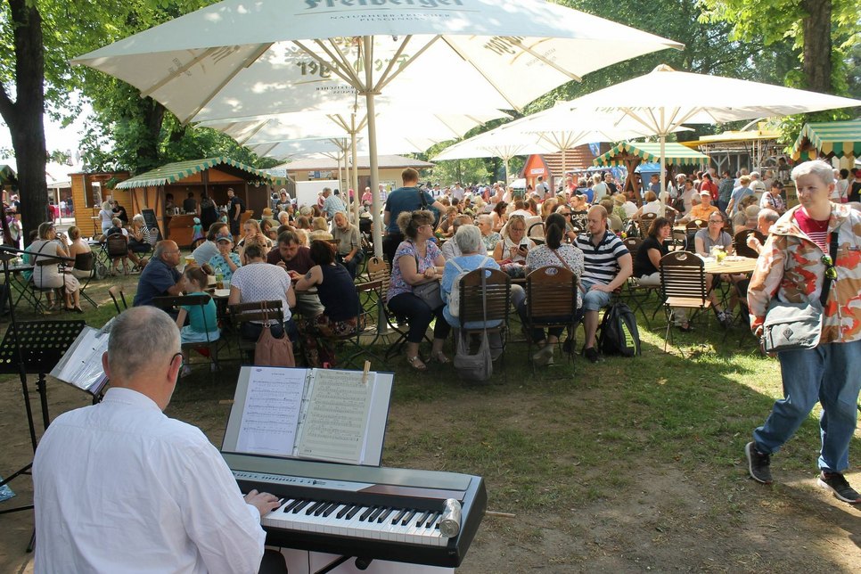 Familienfest mit Trödelmarkt: Zu erleben am Sonntag auf der Galopprennbahn. Foto: PR