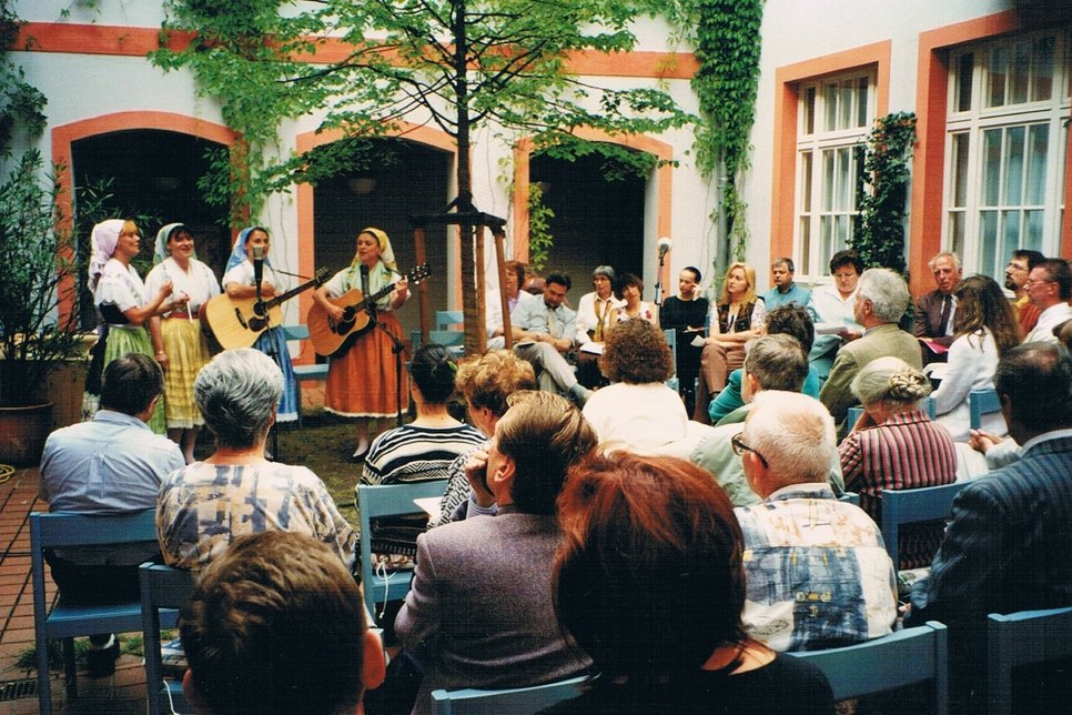 Musikalische Veranstaltung im Hof des Wendischen Museums. Foto: Wendisches Museum