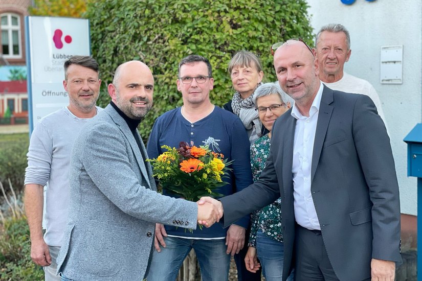 Die Stadt Lübben um Bürgermeister Jens Richter begrüßt Uwe Rühlemann.